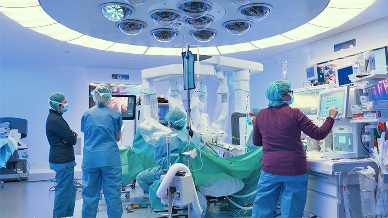 Robot-assisted extraperitoneal gynaecologic cancer surgery has fewer surgical complications